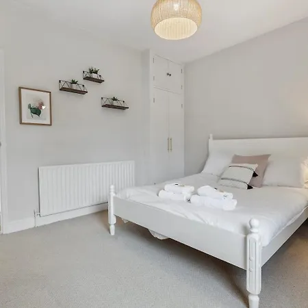 Pass The Keys 52 Rose St - Beautiful Renovated 2 Bed *